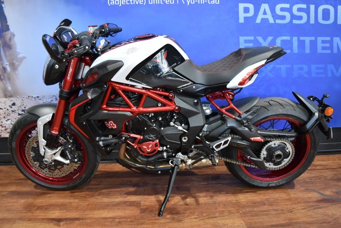 2018 MV Agusta BRUTALE 800 DRAGSTER RR LH44 Red