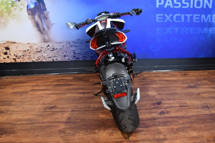 2018 MV Agusta BRUTALE 800 DRAGSTER RR LH44 Red