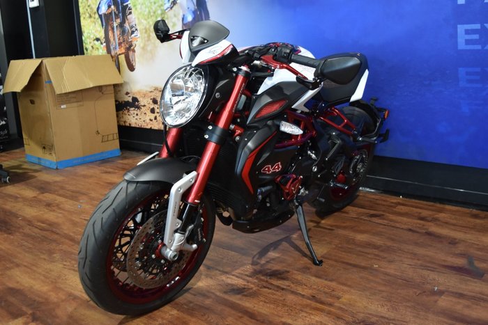 2018 MV Agusta BRUTALE 800 DRAGSTER RR LH44 Red