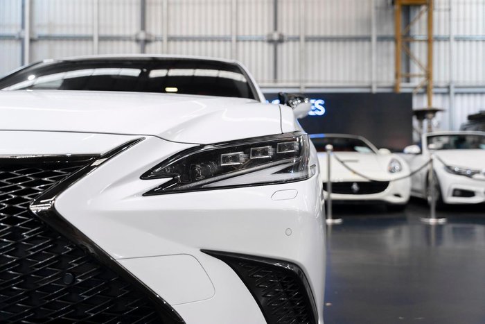 2022 Lexus ES 300h F Sport AXZH10R White Nova