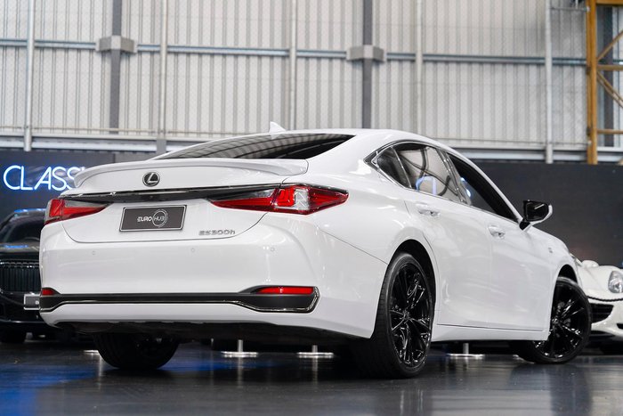 2022 Lexus ES 300h F Sport AXZH10R White Nova