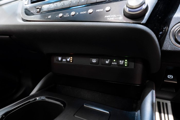 2022 Lexus ES 300h F Sport AXZH10R White Nova