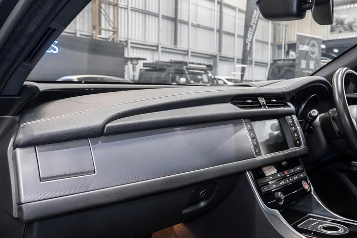 2016 Jaguar XF 25t R-Sport X260 MY16 Storm Grey