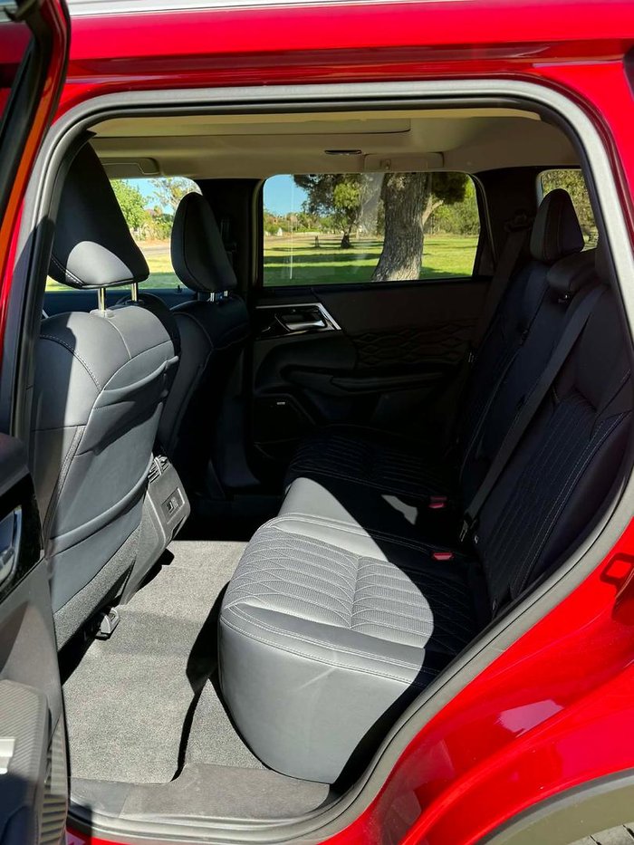 2025 Mitsubishi Outlander Exceed