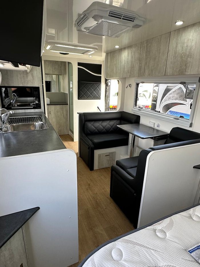 2022 Red Centre Kimberley Plus 208 Microwave Edition PRICE DROP TO $79,990