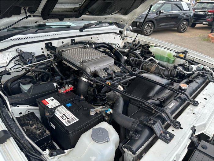 2013 NISSAN PATROL DX (4x4) GU SERIES 9 White