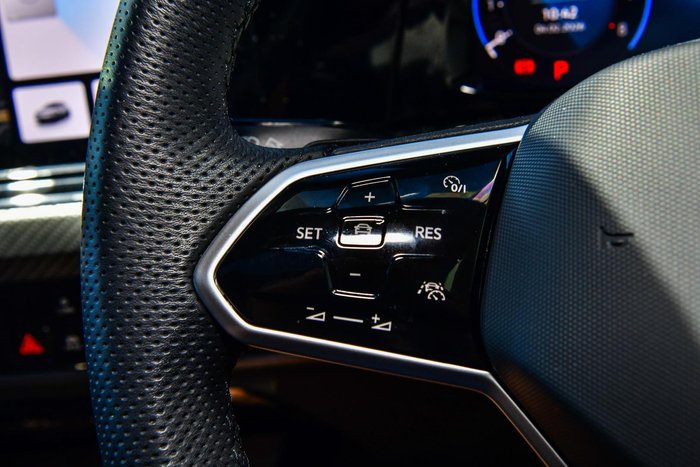 2024 Volkswagen Golf 110TSI R-Line