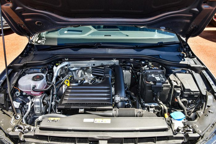 2024 Volkswagen Golf 110TSI R-Line