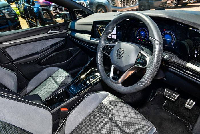 2024 Volkswagen Golf 110TSI R-Line