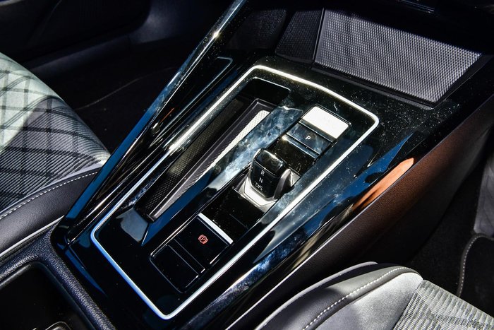 2024 Volkswagen Golf 110TSI R-Line