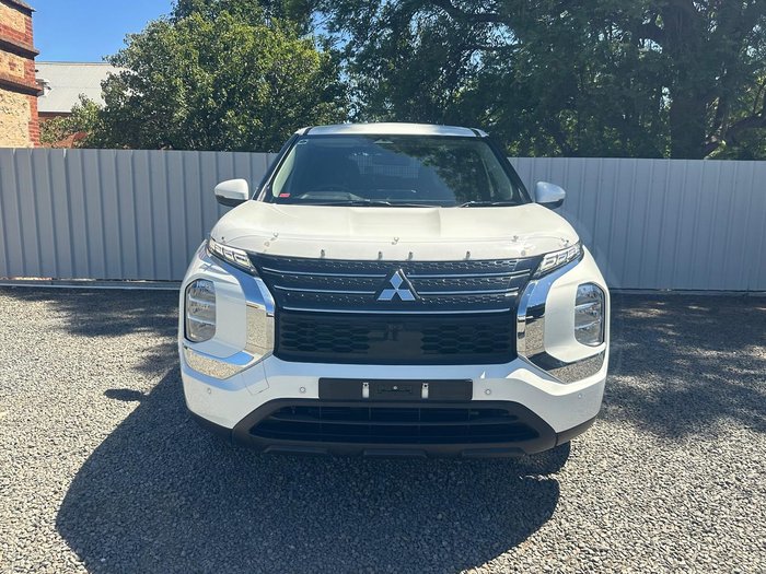 2022 Mitsubishi Outlander ES