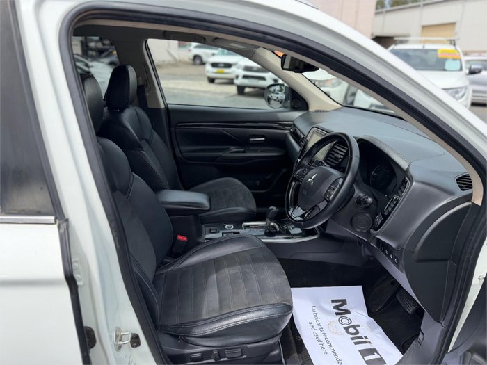 2020 MITSUBISHI OUTLANDER LS 7 SEAT (AWD)