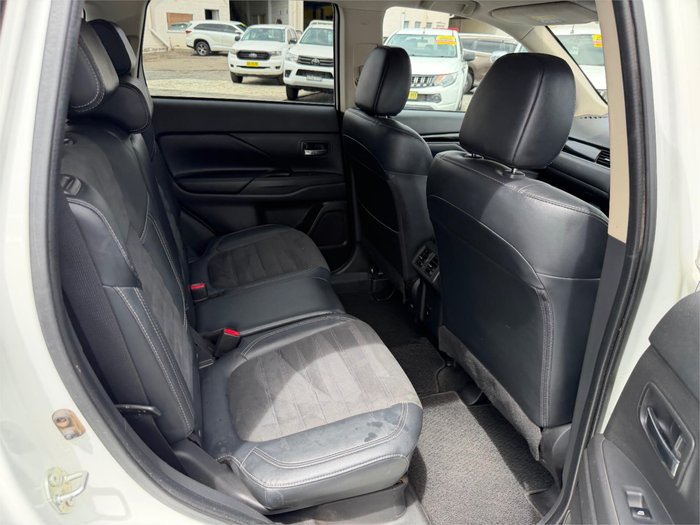 2020 MITSUBISHI OUTLANDER LS 7 SEAT (AWD)