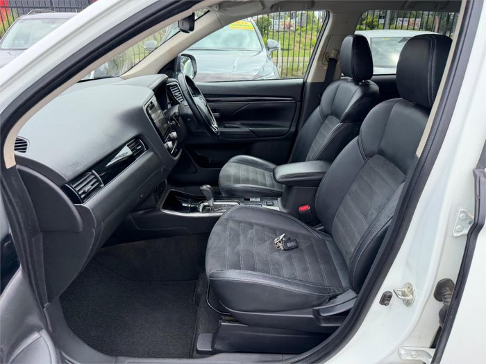 2020 MITSUBISHI OUTLANDER LS 7 SEAT (AWD)