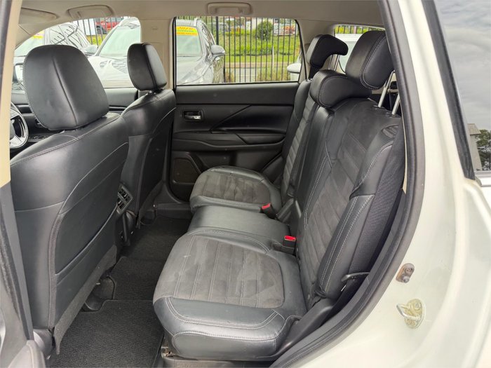 2020 MITSUBISHI OUTLANDER LS 7 SEAT (AWD)