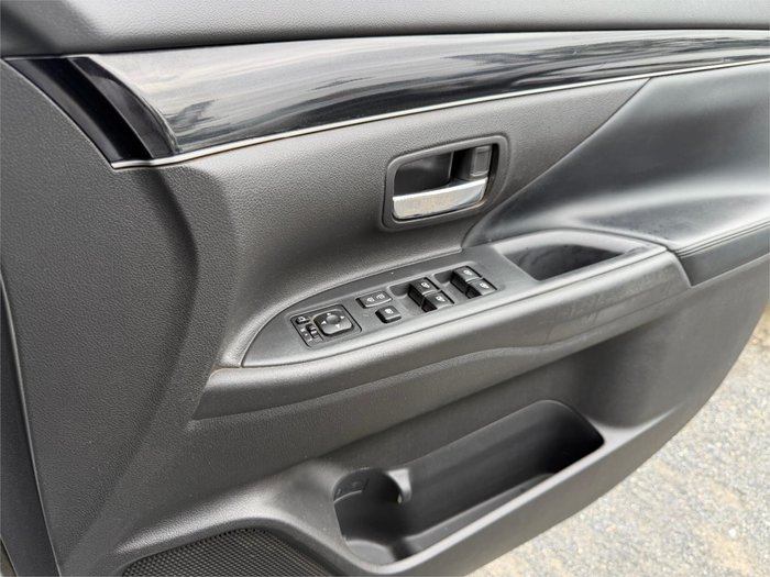 2020 MITSUBISHI OUTLANDER LS 7 SEAT (AWD)