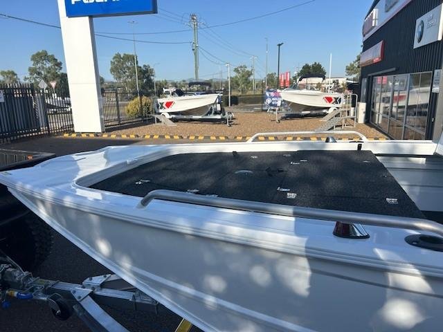 2025 QUINTREX F440 Hornet Trophy