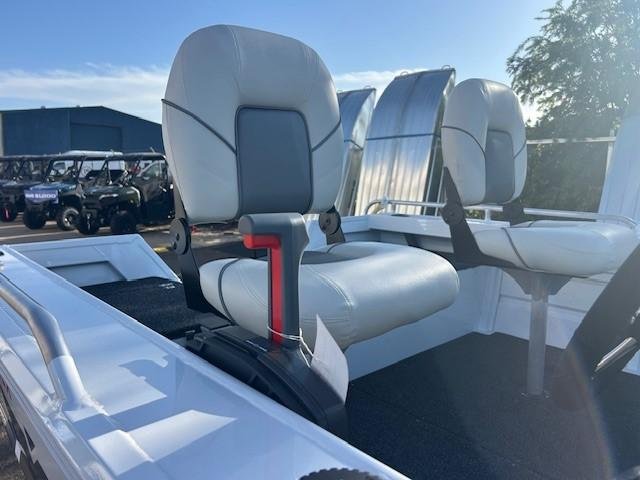 2025 QUINTREX F440 Hornet Trophy