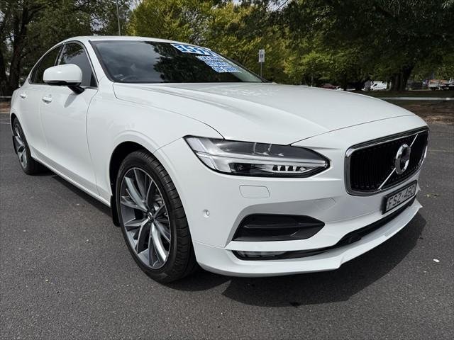 2016 Volvo S90 T5 Momentum