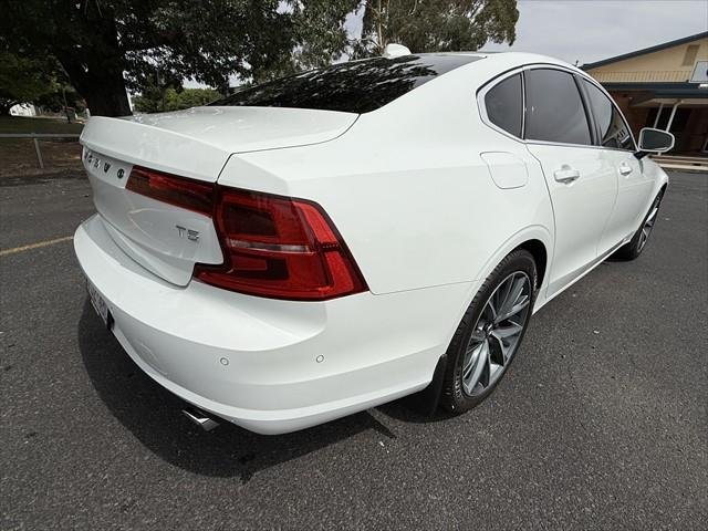 2016 Volvo S90 T5 Momentum