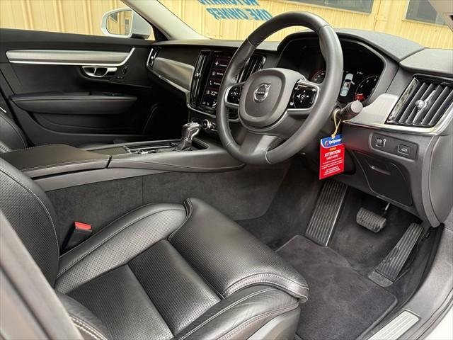 2016 Volvo S90 T5 Momentum