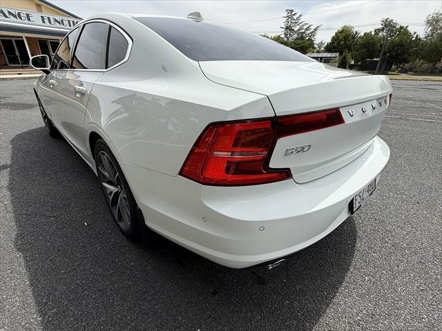 2016 Volvo S90 T5 Momentum