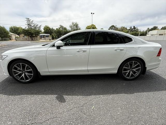 2016 Volvo S90 T5 Momentum