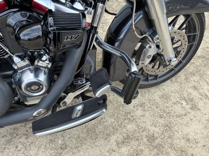 2019 HARLEY-DAVIDSON FLHXSE CVO STREET GLIDE Black