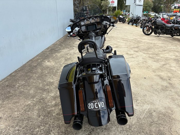 2019 HARLEY-DAVIDSON FLHXSE CVO STREET GLIDE Black