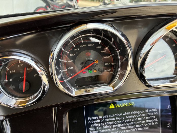 2019 HARLEY-DAVIDSON FLHXSE CVO STREET GLIDE Black