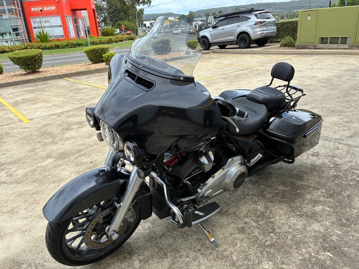 2019 HARLEY-DAVIDSON FLHXSE CVO STREET GLIDE Black