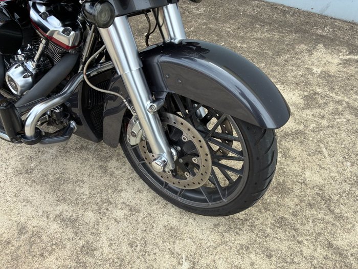 2019 HARLEY-DAVIDSON FLHXSE CVO STREET GLIDE Black