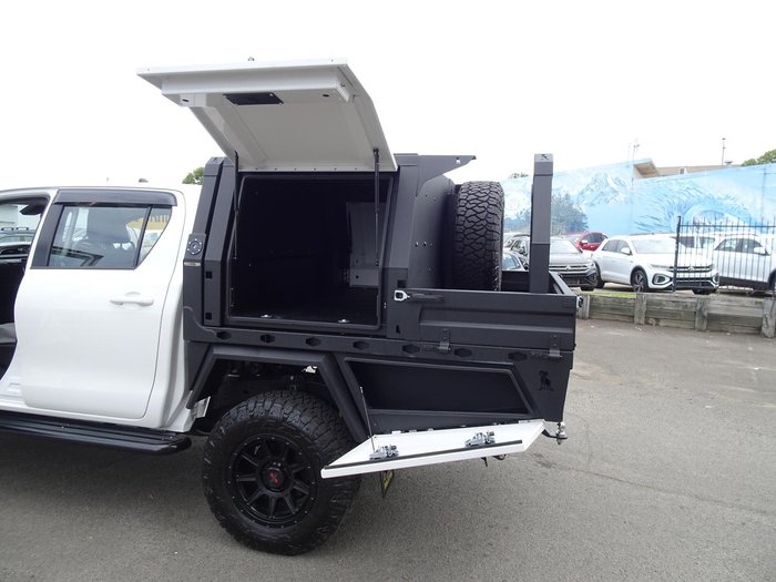 2024 Toyota Hilux SR 48V