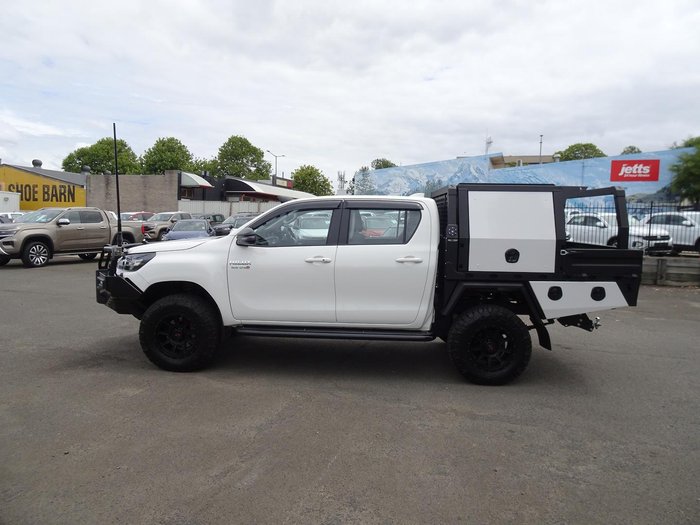 2024 Toyota Hilux SR 48V
