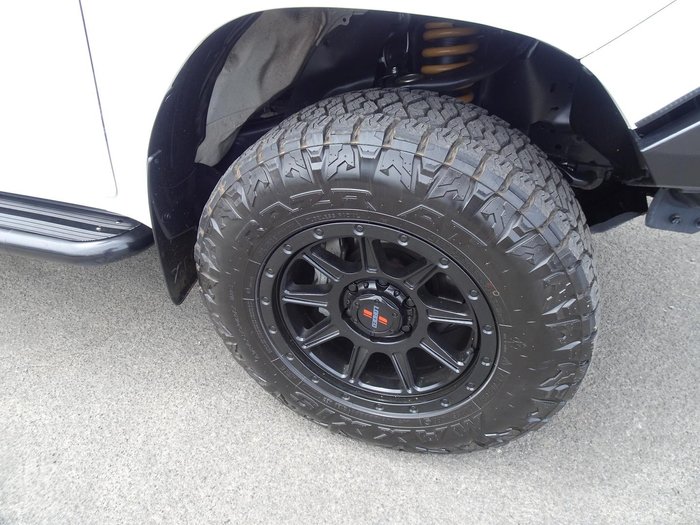 2024 Toyota Hilux SR 48V