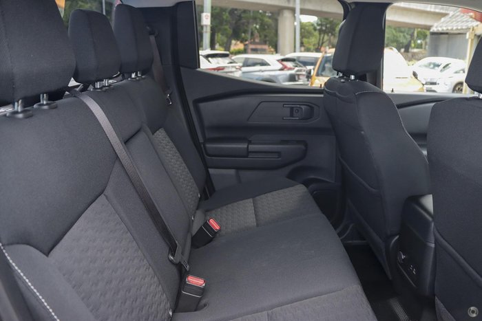 2025 Mitsubishi Triton GLX+