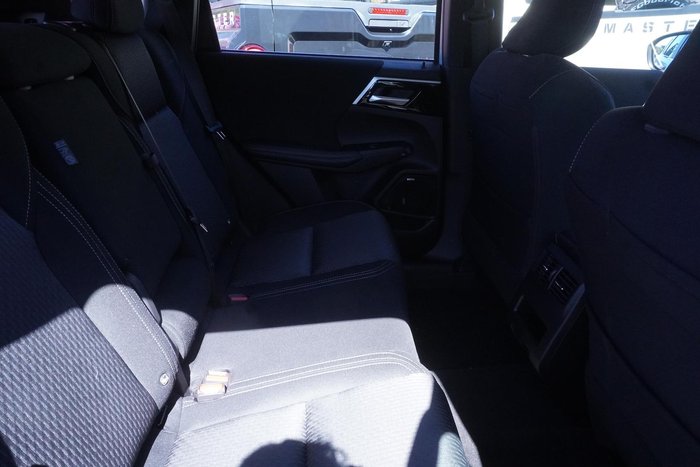 2025 Mitsubishi Outlander ES