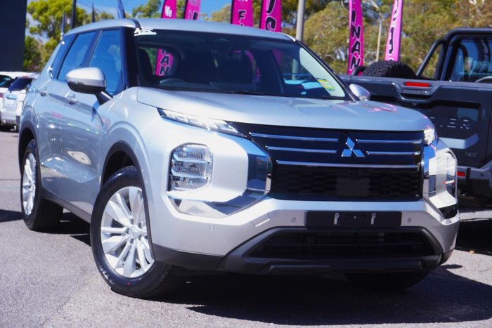 2025 Mitsubishi Outlander ES