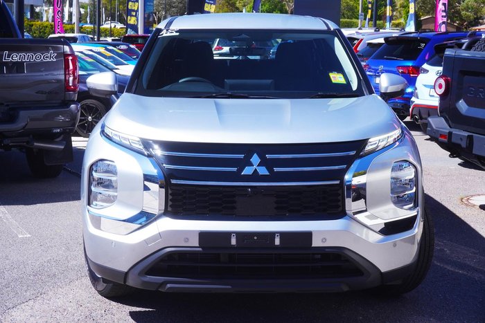 2025 Mitsubishi Outlander ES