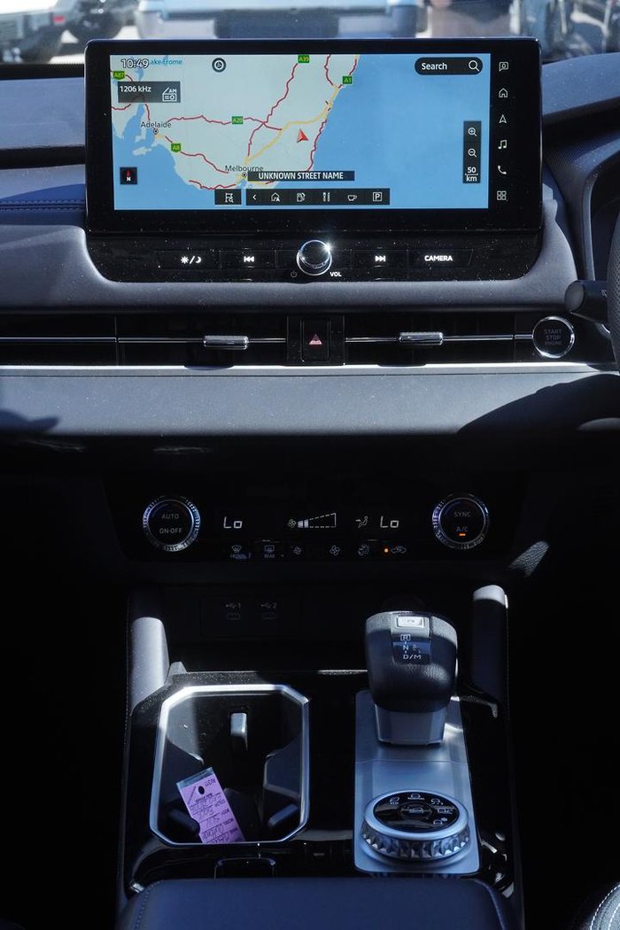 2025 Mitsubishi Outlander ES