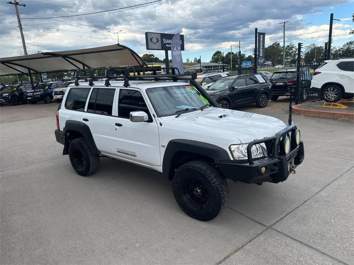 2013 Nissan Patrol DX