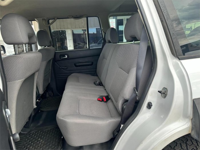 2013 Nissan Patrol DX