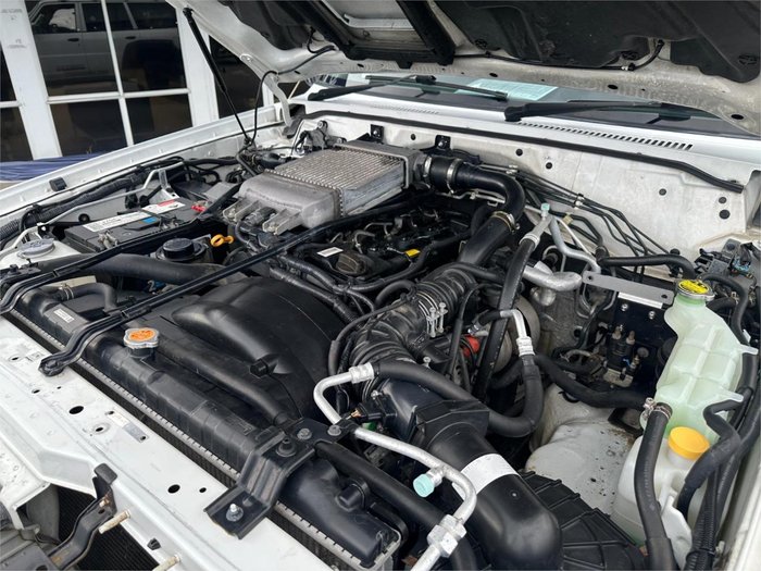 2013 Nissan Patrol DX Y61 4X4 Polar White