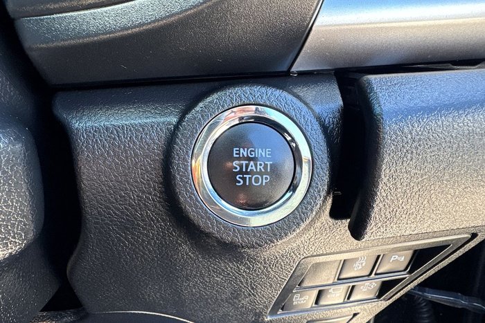 2023 Toyota Hilux SR5