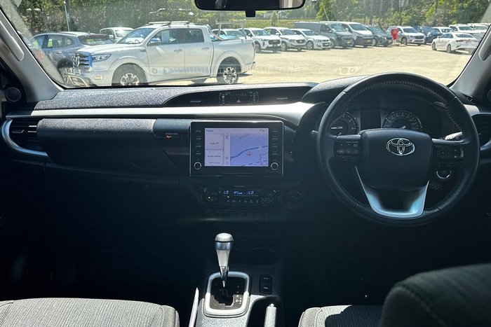 2023 Toyota Hilux SR5