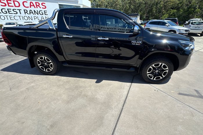 2023 Toyota Hilux SR5