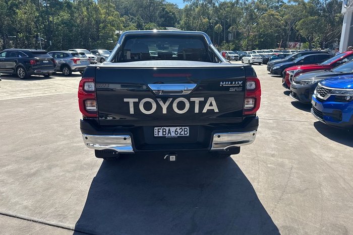 2023 Toyota Hilux SR5