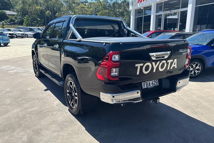 2023 Toyota Hilux SR5