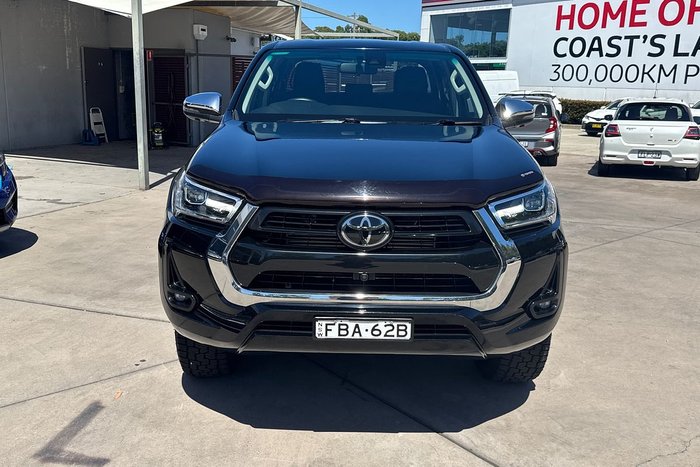 2023 Toyota Hilux SR5
