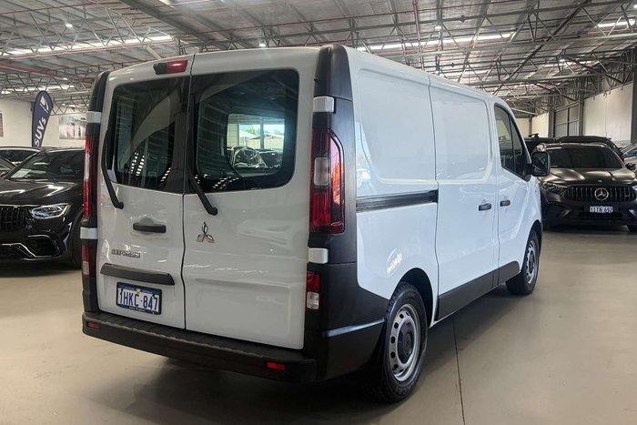 2021 Mitsubishi Express GLX